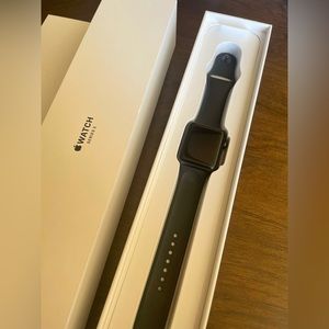 Apple Watch Series 3. 42mm (GPS)